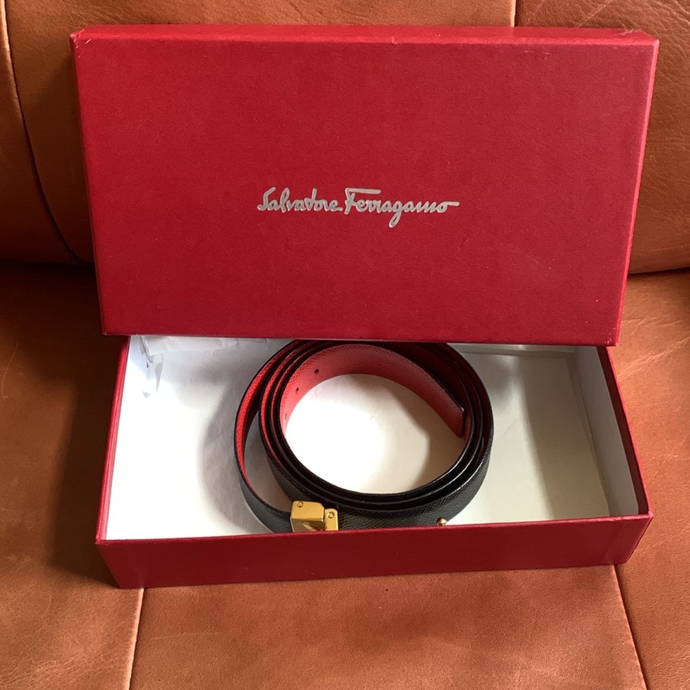 ⚡️FLASH SALE⚡️Salvatore Ferragamo Black and Red Belt with Gold Gancini Buckle - Picture 6 of 6